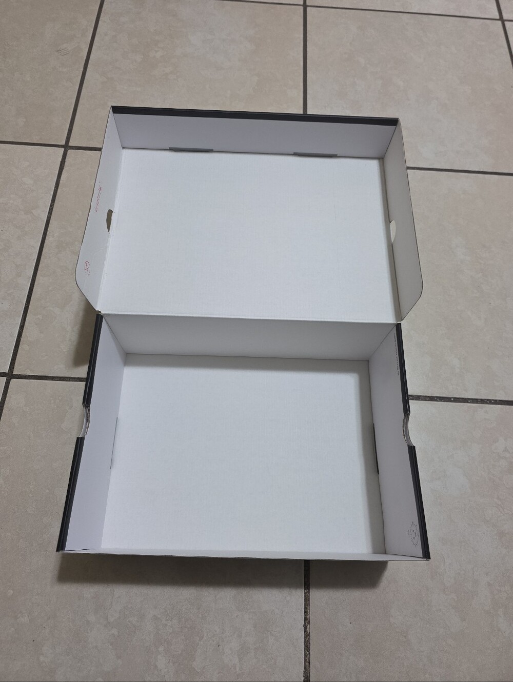 Empty Shoe Box - Picture 6 of 6